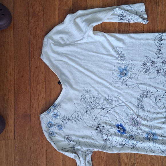 Sweater - Picture 4 of 4